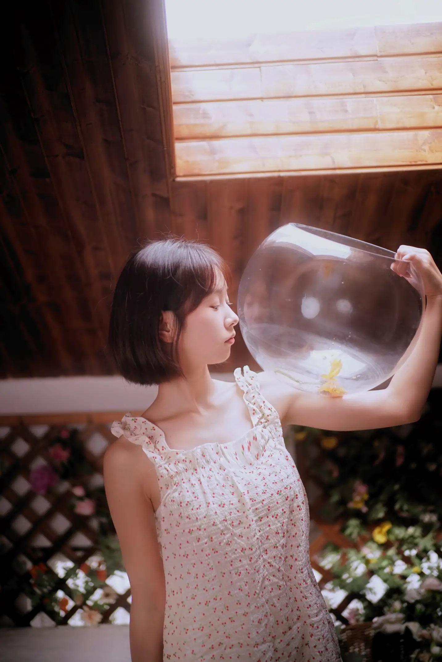 [YITUYU] 2022.08.06 Vol.1636 – The crazy fish tank is my space suit, I took my beloved gerbera to the moon Xiaowei#[29P]-13